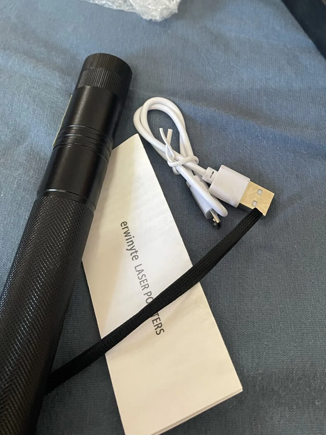 erwinyte Laser pen, rechargeable green laser pointer remote